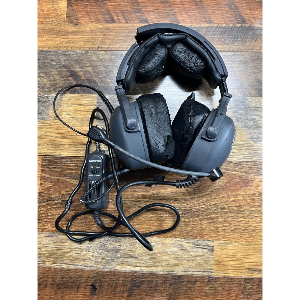 LightSPEED Aviation Headset w/ Case & Mic AS-IS FOR PARTS OR REPAIR Untested